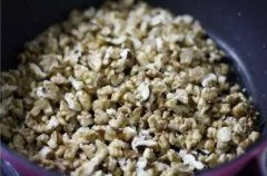 逢鱼必中的自制黑坑窝料、钓饵